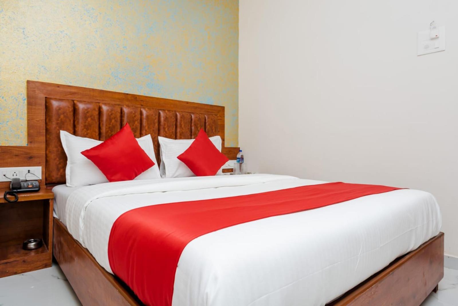 Hotel Purple Orchid Mumbai Exterior photo