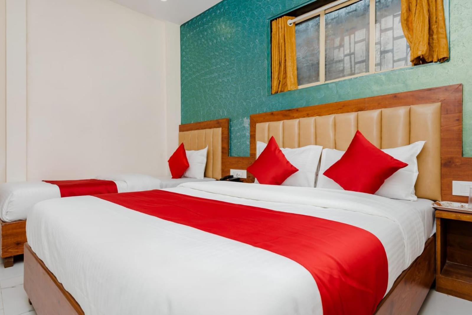 Hotel Purple Orchid Mumbai Exterior photo